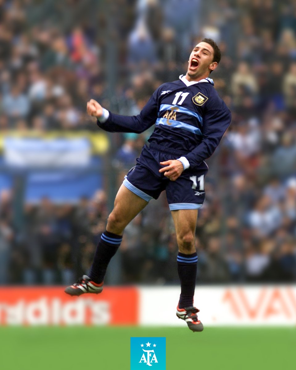 #GloriaAlbiceleste Maxi Rodríguez: "Era un equipo que jugaba un fútbol espectacular".

🔝 Referente de la camada que consiguió el título mundial #Sub20 en nuestro país, recuerda la gesta a 24 años.

📰 shorturl.at/RjEuP