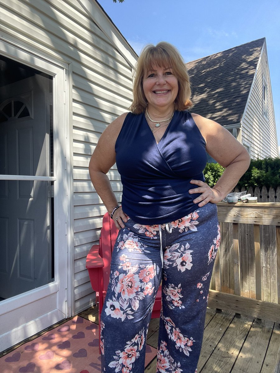 BronxGal62's tweet photo. Welcome to my house ππ‘#hotsummer #summer #Heatwave #linkinbio #onedaysale https://t.co/NQomfI5M9A