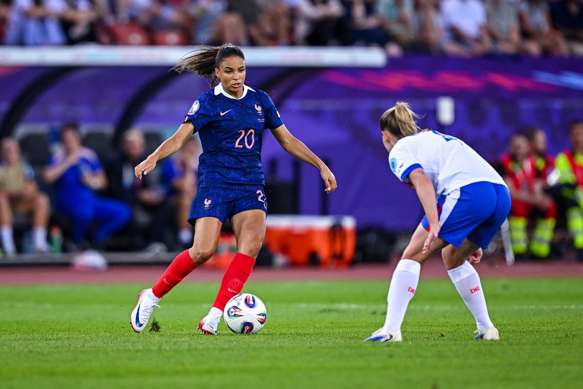 delphsix's tweet image. 💙🤍❤️ @equipedefrancef @weuro2025
#fiersdetrebleues