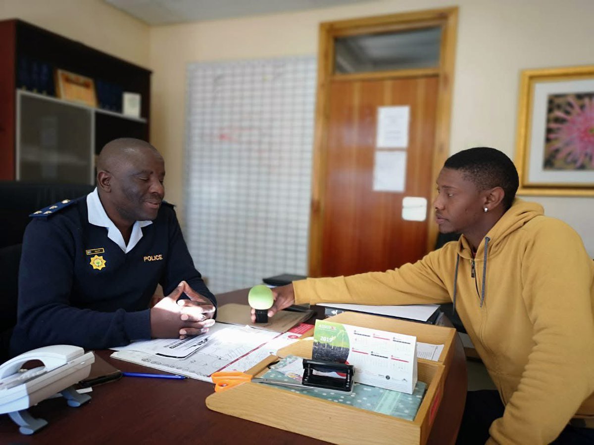 ZizinjaAbelungu's tweet photo. Is it a Coincidence a Company that was awarded a Tender of R360million under Vusimuzi "Cat" Matlala at SAPS

📣That it's new Director now is a member of SAPS, a Captain at Kuruman Police Station in Northern Cape 🙊🙊🙊🙉🙉🙉🙊🙊 https://t.co/kvTiOoprGs