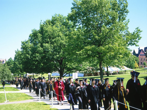 Recent grads in anthropology, physics, and computer engineering had high unemployment rates in 2023. Newer data suggests graduates can have issues finding a job. An economist advises grads to leverage their networks and research whe advisorstream.com/read/the-15-co…