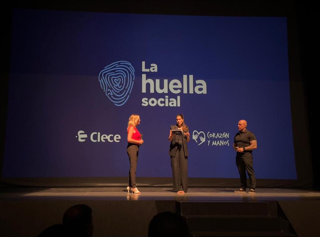 Conchi y Yousef ponen rostro a las personas beneficiarias de la primera fase de ayudas de #LaHuellaSocial. Gracias por compartir vuestros emocionantes testimonios.