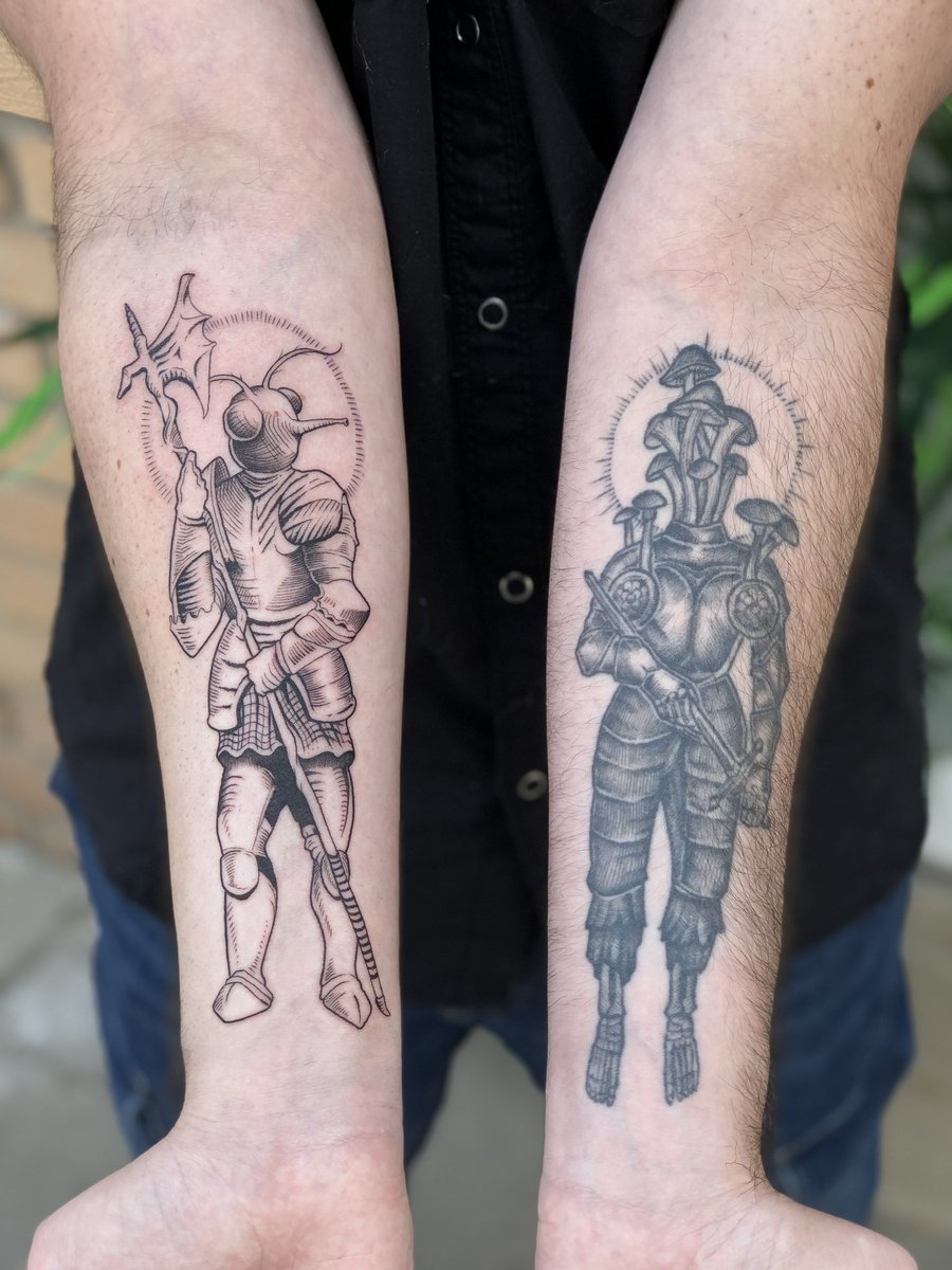 Wabbaboy's tweet image. Got da flyboy carved on my skin, paired with a Micah Ulrich inspired design I got made 3.5y ago.
FlyKnight design by my dear fren @Chaoclypse