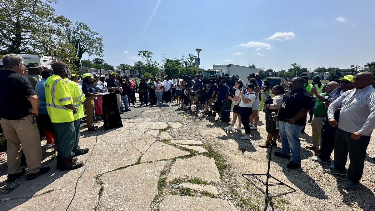 Mayor’s Office of Recovery Programs (@recoverbmore) on Twitter photo Earlier today, <a href="/MayorBMScott/">Brandon M. Scott</a>, <a href="/BaltimoreCAO/">BaltimoreCA</a>, and Baltimore officials have launched the Charm City Cleanup Initiative, a 21-week, Citywide program supported by over $1.3 million in ARPA funding through the Recovery Office. Earlier today, <a href="/MayorBMScott/">Brandon M. Scott</a>, <a href="/BaltimoreCAO/">BaltimoreCA</a>, and Baltimore officials have launched the Charm City Cleanup Initiative, a 21-week, Citywide program supported by over $1.3 million in ARPA funding through the Recovery Office.