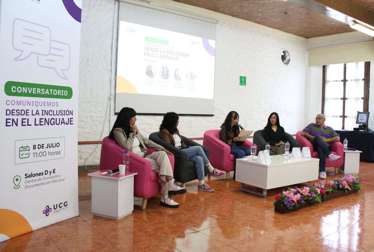 🔴 #EnVivo | Conversatorio “Comuniquemos desde la inclusión en el lenguaje”.

Participan: 
▪️<a href="/DanielaSandoval/">Danimoon</a> 
▪️Tania Contreras 
▪️<a href="/VaneBaezE/">Vane Baez 🦋</a>
▪️Carlos Leal

Sigue la transmisión ▶️ por: youtube.com/live/sHineJ399…