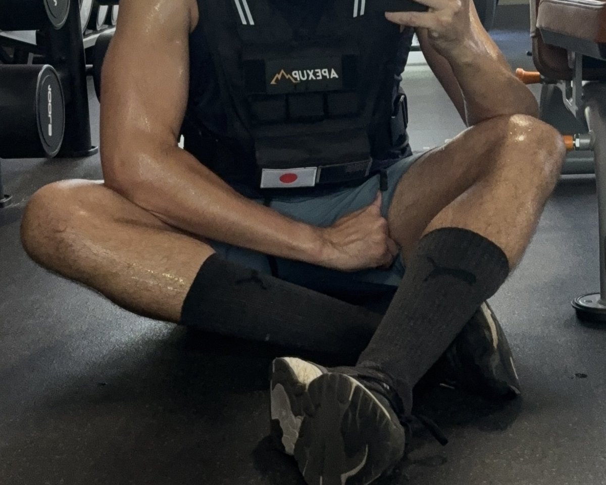 Roboxer85's tweet photo. The increased weight in the vest is getting tougher but so am I. 

#spartanrace #15percentbodyfat #bodyrecomp https://t.co/uyrMA1YmZ0