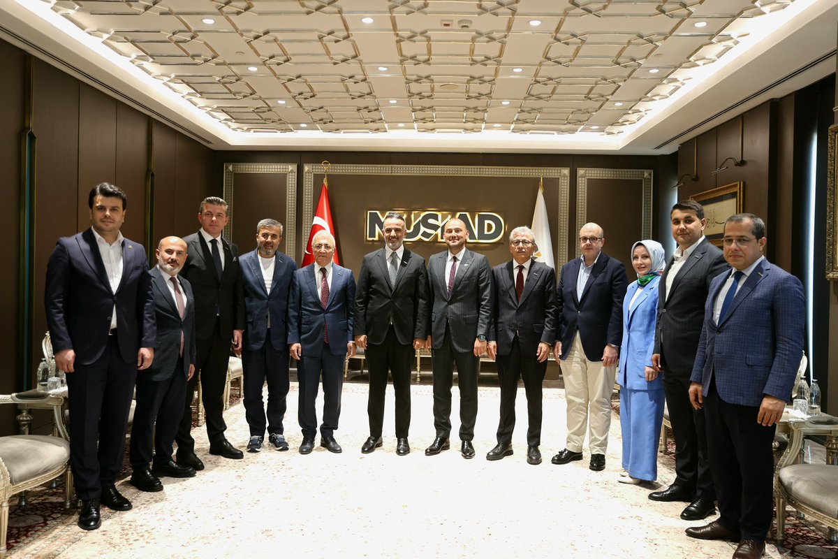 ASKON Genel Başkanı Sayın Orhan Aydın’ı (<a href="/orhanaydin/">Orhan AYDIN</a>) MÜSİAD Genel Merkezimizde misafir ettik.

Ziyaret vesilesiyle iş dünyamızın güncel meselelerini ve küresel ekonomik gelişmeleri istişare etme imkânı bulduk.

Nazik ziyaretleri ve başarı dilekleri için kendilerine ve heyetine