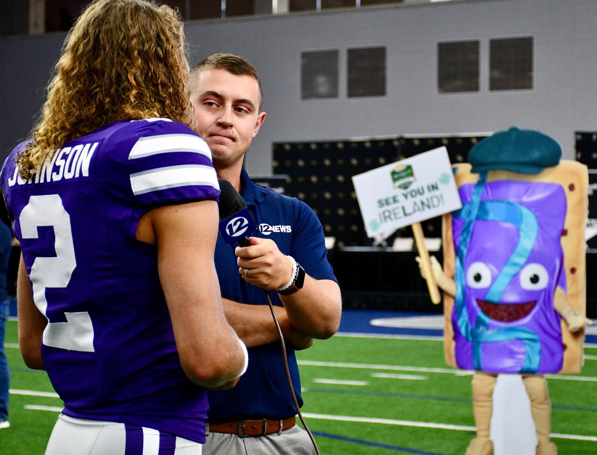 Find someone who looks at you the way Frosted Wild Berry looks at <a href="/avery2johnson/">Avery Johnson</a>