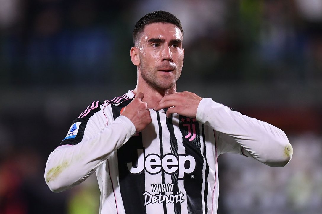 Tottenham Transfer News (@bergvallisking) on Twitter photo 🚨⚪️: Tottenham in conversations to acquire Juventus forward Dusan Vlahovic.
The Serbian is into his final year in his contract, and its believed that the Italian side are now ready to cash in for just €15m (£13m). 🇷🇸👀
Source: <a href="/GiveMeSport/">GiveMeSport</a> 🚨⚪️: Tottenham in conversations to acquire Juventus forward Dusan Vlahovic.
The Serbian is into his final year in his contract, and its believed that the Italian side are now ready to cash in for just €15m (£13m). 🇷🇸👀
Source: <a href="/GiveMeSport/">GiveMeSport</a>