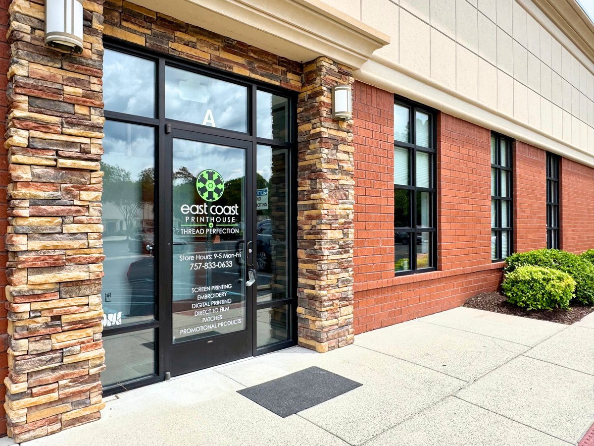 ECPrinthouse's tweet image. We’re officially up and running at our new location:
120 Newsome Drive, Unit A, Yorktown, VA

🫟 More room to create, more ways to serve you—let’s print something amazing together!

📞 | (757) 833-0633
🌐 | vist.ly/3n8unka

#EastCoastPrinthouse #ThreadPerfection