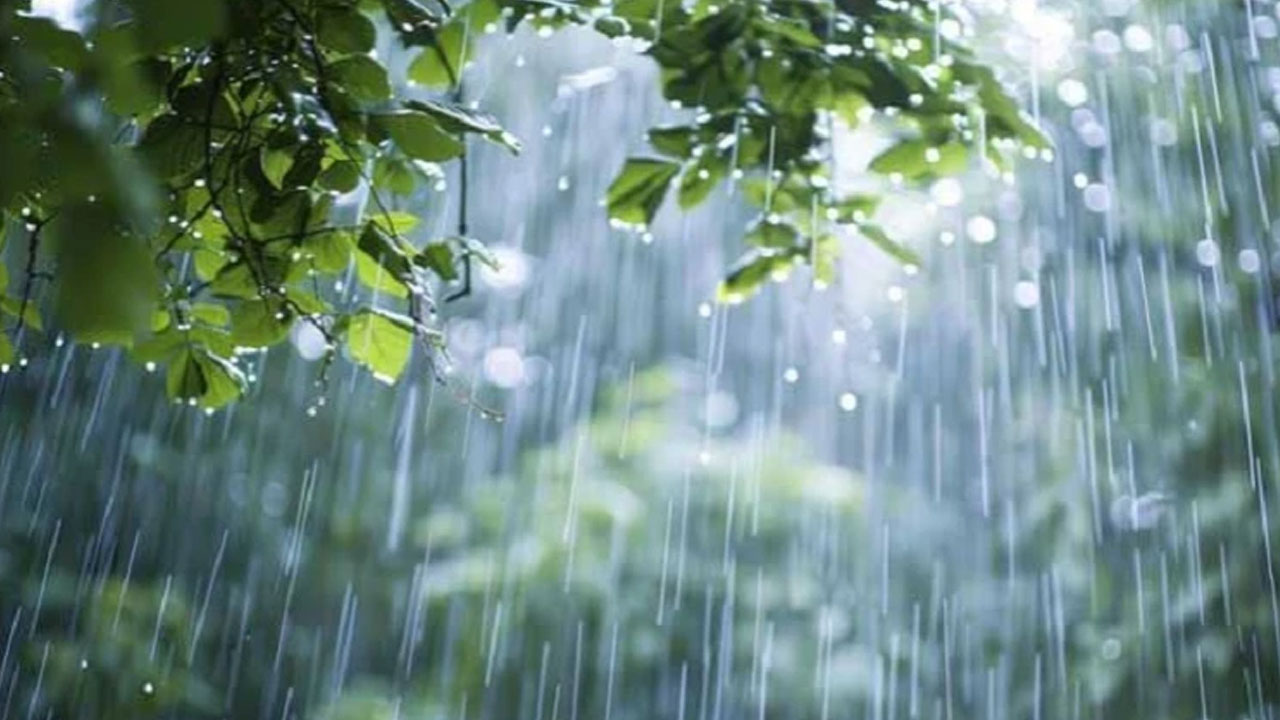 ৪ বিভাগে ভারি বর্ষণের সতর্কতা, সমুদ্রবন্দরে ৩ নম্বর সংকেত