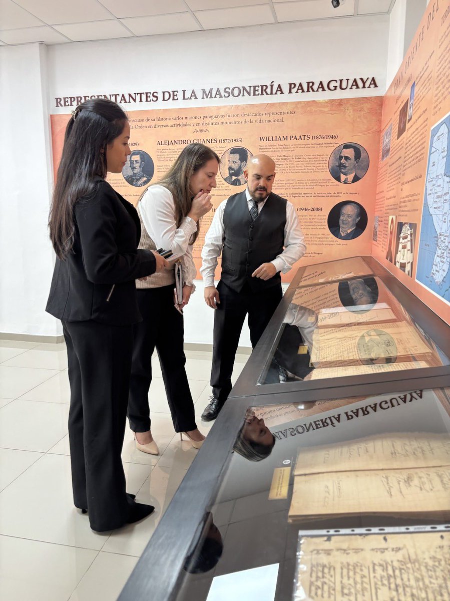 Senatur_Py's tweet photo. Museo Masónico, así como el Templo Histórico de la calle Palma, espacios patrimoniales de valor arquitectónico. 

La visita fue guiada por el Director del Centro Cultural Masónico, Humberto Rossi, y contó con el acompañamiento de representantes de https://t.co/RQW6fsvkXw