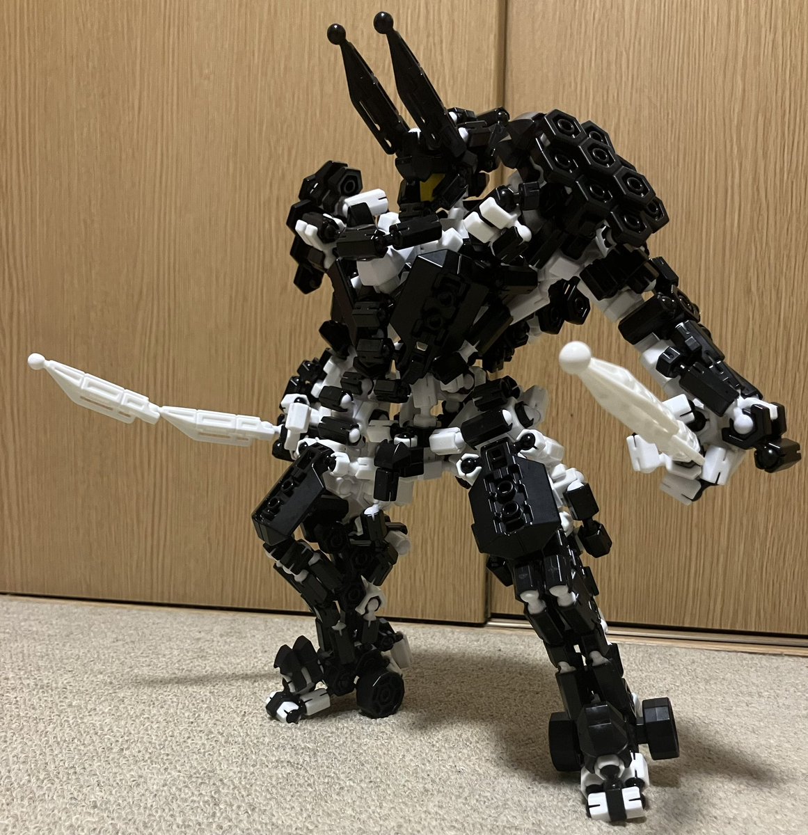 ebi_ebi_ebil's tweet photo. ワイルドファング　2枚目
ツノつけるとなんでもカッコよくなるからつけるのがやめられん

#アソブロック https://t.co/SfW8zBINpV