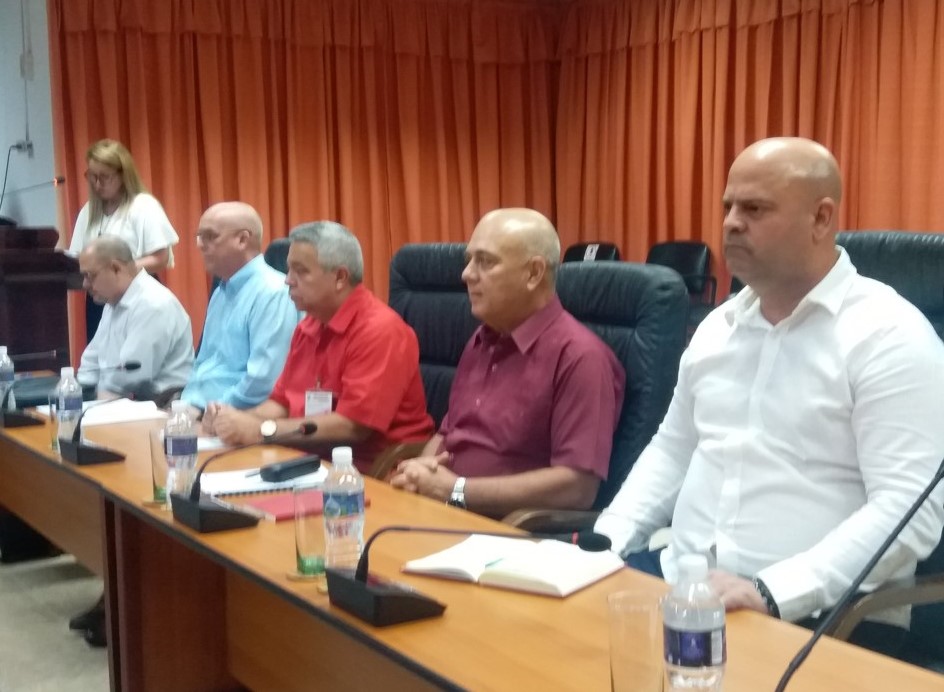 Sesiona Consejo Nacional de la Central de Trabajadores de #Cuba

Sepa más en:
pcc.cu/sesiona-consej…