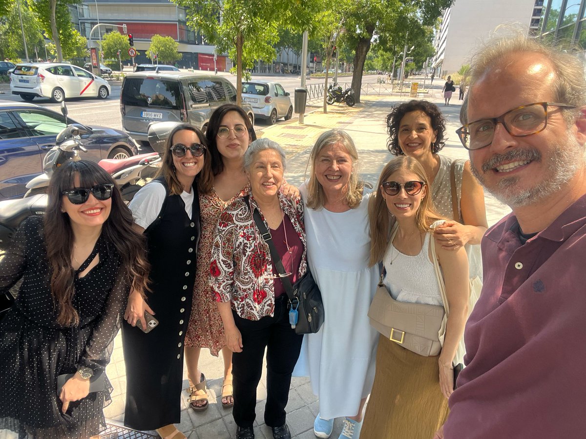 manuelamonleon's tweet image. El trabajo en equipo es la unión de talentos que caminan juntos hacia un mismo objetivo, logrando lo que sería imposible en soledad. Es confiar, colaborar y crecer, sabiendo que cada aporte cuenta y que juntos somos más fuertes, más sabios y más humanos. @esapdLegazpi ❤️