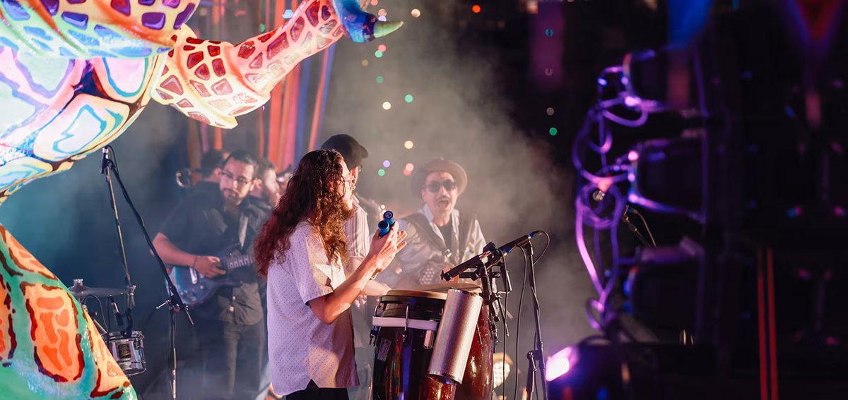 theSARiverWalk's tweet image. ✨ UPCOMING EVENTS ✨

🎶 Downtown Live!
📍 Every Thursday through Aug. 31

🛍️ River Walk Labor Day Artisan Show
📅 Aug. 29 – Sept. 1

🦸 Rey Feo Superhero River Parade
📅 Sept. 27

Learn More:
bit.ly/3sGohjm