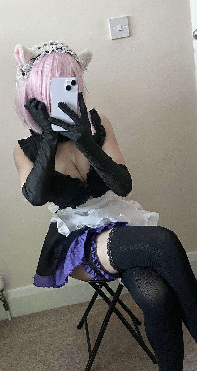 xsaiiren's tweet image. would you trust this maid to make you food and clean your house? 🤔
(promise i won't set ur house on fire 🤭)