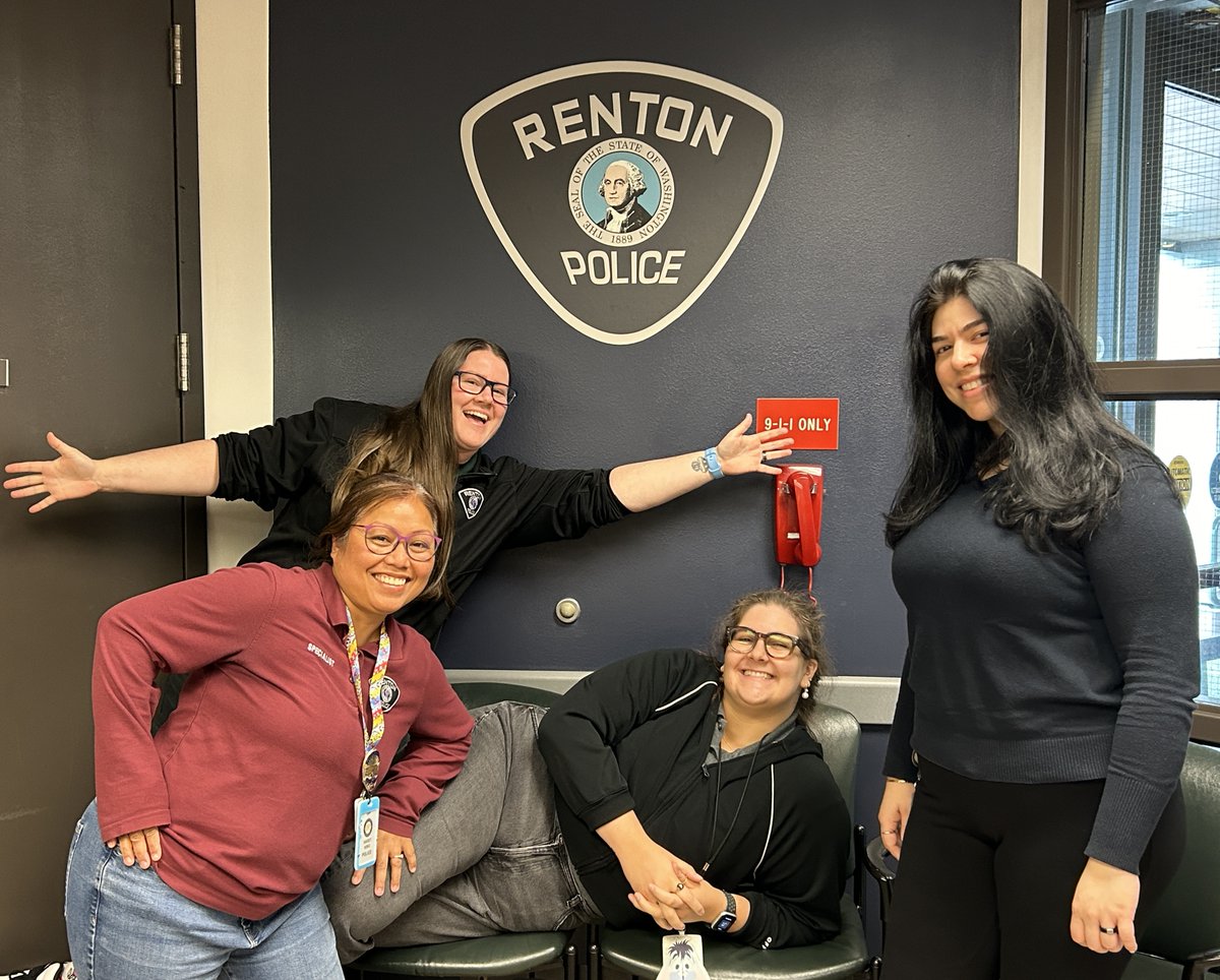 RentonpdWA's tweet image. 𝗪𝗲’𝗿𝗲 𝗛𝗶𝗿𝗶𝗻𝗴: 𝗣𝗼𝗹𝗶𝗰𝗲 𝗦𝗲𝗿𝘃𝗶𝗰𝗲𝘀 𝗦𝗽𝗲𝗰𝗶𝗮𝗹𝗶𝘀𝘁𝘀 – 𝗡𝗼 𝗕𝗮𝗱𝗴𝗲 𝗥𝗲𝗾𝘂𝗶𝗿𝗲𝗱.Want a career in public safety without becoming a police officer? We are seeking Police Services Specialists to support the community & officers bit.ly/4eJVrVI