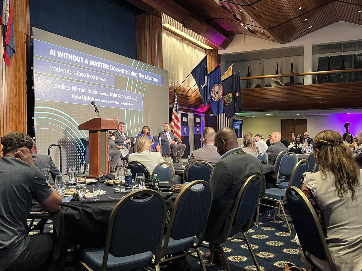 lee_bratcher's tweet image. This all star panel is titled AI without a master: Decentralizing The Machine.
@GoBankYourself, Kyle Upton, Jose Rios, and @nilminirubin all discussing decentralized AI and core principles for AI regulation/policy.