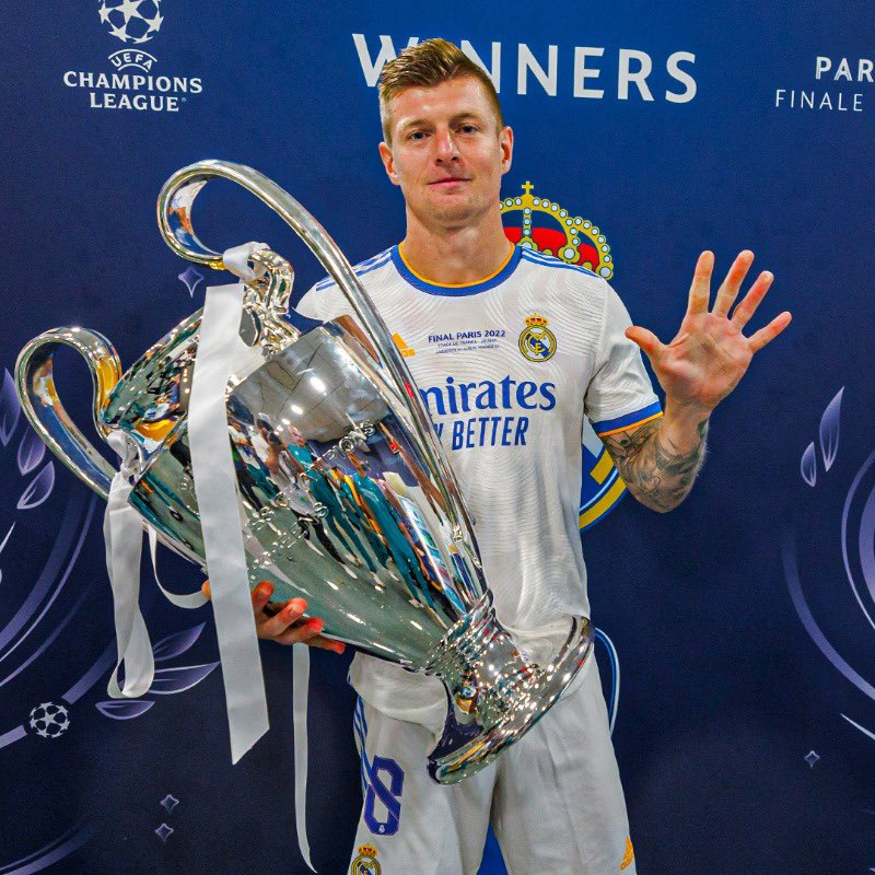 🚨 الأسطورة توني كروس : لن أعود وريال مدريد يعلم ذلك، أعلم بإنهم يفتقدون لاعباً مثلي وما زالوا يبحثون عنه، لكن المشكلة أن مثلي قليل ومن الصعب التعاقد مع لاعبين مثلي.