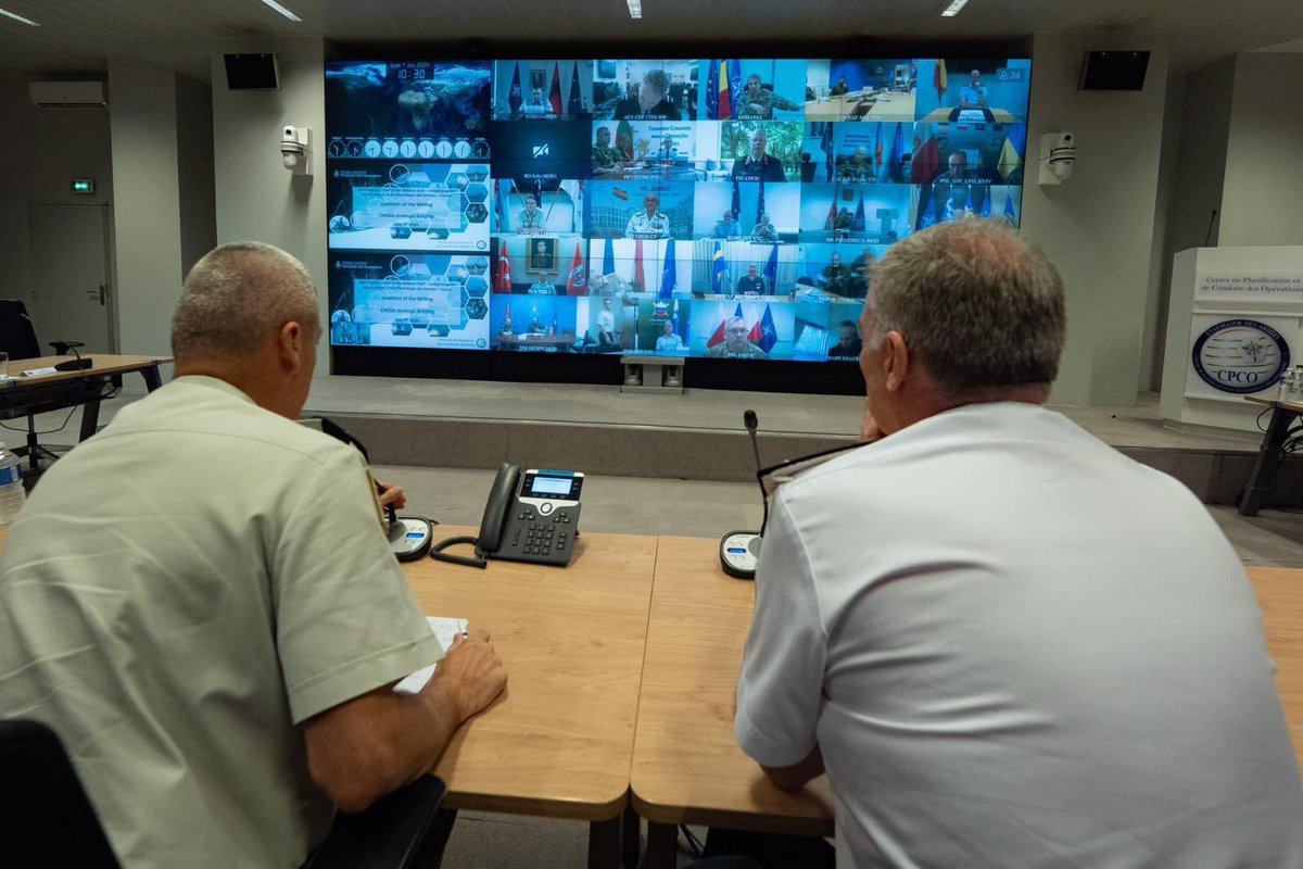AdmTonyRadakin_'s tweet image. Yesterday I was in Paris with @CEMA_FR to host the Chiefs of Defence from 30 nations for a video call ahead of the meeting of Heads of State and Government of the Coalition of the Willing.
United in our commitment to Ukraine, we stand ready to act.