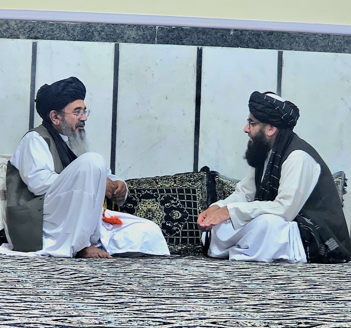 ۱/۳ نړیواله محکمه دې د بشري حقونو د تر پښو لاندې کولو عاملین محاکمه کړي، هغه کسان چې د بشري حقونو سپکاوی کوي، بې‌ګناه خلک وژني، او د قومي، مذهبي نومونو په پلمه د انسانانو ژوند اخلي.

همداراز، نړیواله محکمه دې هغه کسان محاکمه کړي چې د غزې پر مظلومو مسلمانانو وحشیانه بریدونه کوي،