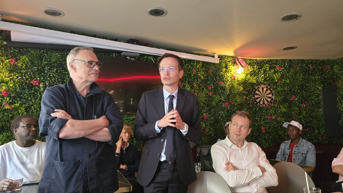 Avec Édouard Philippe 📲 (@avecedphilippe) on Twitter photo "Nous soutenons Édouard Philippe! chez nous les choses sont claires !" Parole forte de Pierre-Yves Bournazel devant la foule des militants Horizons des 17 et 18e arrdts de Paris en présence de Daniel-Georges Courtois🚀
<a href="/pybournazel/">PierreYves Bournazel</a> <a href="/DgCourtois/">Daniel-Georges Courtois</a> #Horizons <a href="/HorizonsParis18/">Horizons Paris 18</a> "Nous soutenons Édouard Philippe! chez nous les choses sont claires !" Parole forte de Pierre-Yves Bournazel devant la foule des militants Horizons des 17 et 18e arrdts de Paris en présence de Daniel-Georges Courtois🚀
<a href="/pybournazel/">PierreYves Bournazel</a> <a href="/DgCourtois/">Daniel-Georges Courtois</a> #Horizons <a href="/HorizonsParis18/">Horizons Paris 18</a>