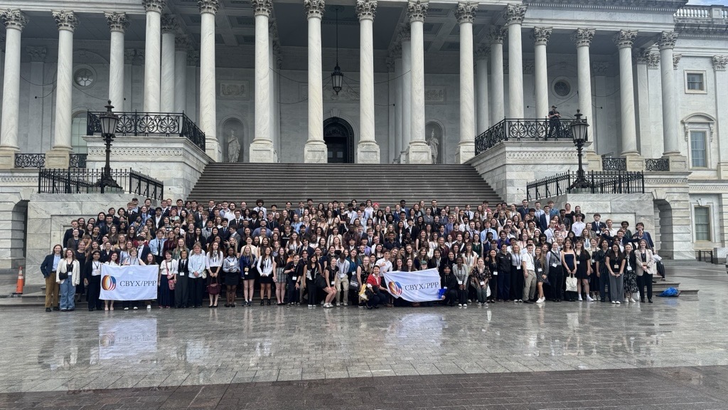 During the 2023-24 school year, exchange students contributed $43.8 billion to U.S. economy &amp; supported over 378K jobs. Encourage members of congress to consider the importance of exchange programs: bit.ly/3TqimeB

#SummerofAction #ExchangesStartHere #StrongerCommunities