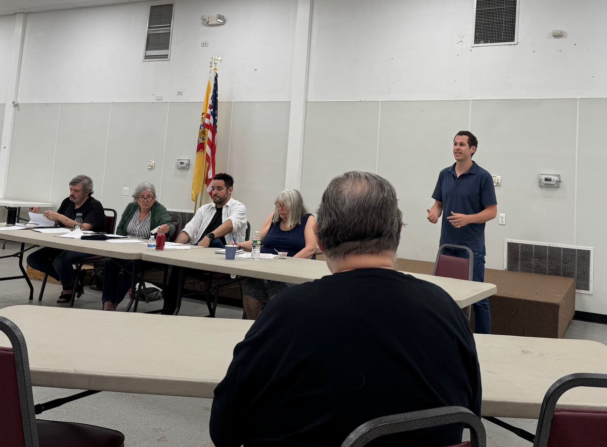 Winder4Congress's tweet image. Talking with people across NJ’s 2nd District is what this campaign is all about. Too many politicians don’t take the time to listen. I’m committed to hearing you and fighting for a better South Jersey. Let’s keep the conversation going.
