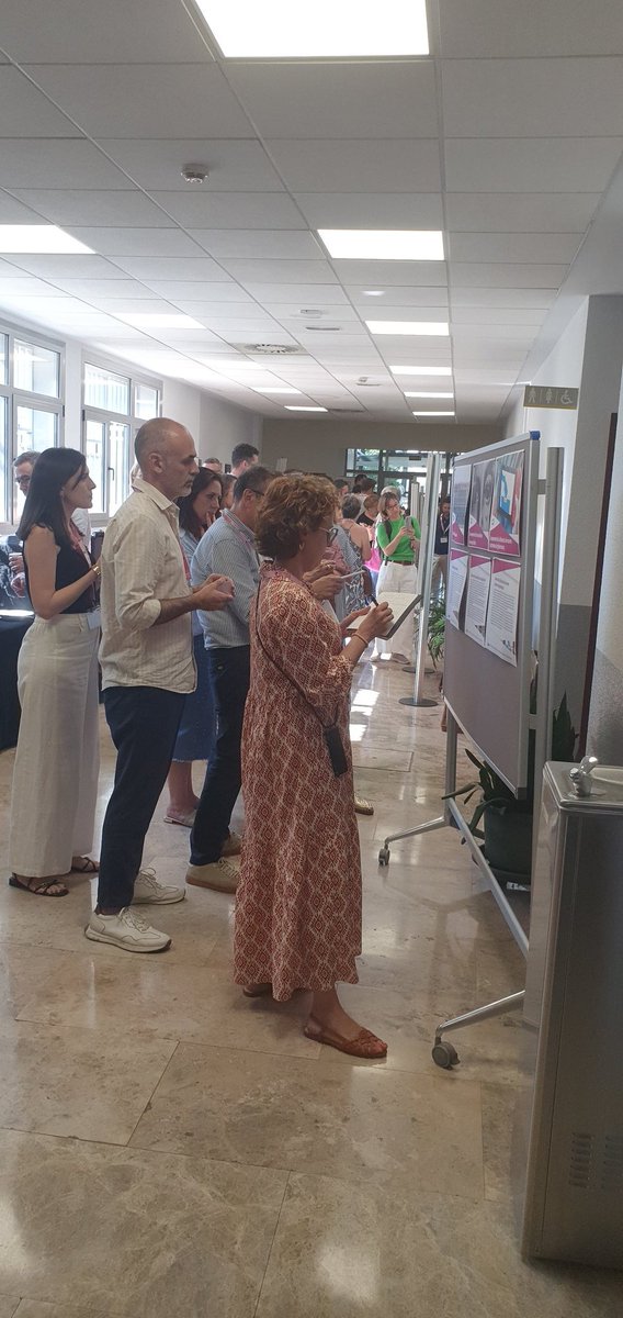 Explorando las megatendencias de la EU Policy Lab: 🔝consumo, 🔝 migración, Cambios desafíos salud, 🔝desequilibrio demográfico, 🔝nuevos sistemas de gobernanza, expansión de la influencia de Oriente y del Sur, 🔝desigualdades, Diversificación de la educación, Cambio tecnológico