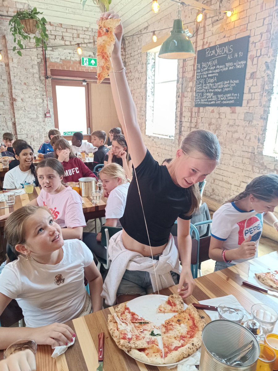 OLOGPrestwich's tweet image. Pizza Party Success! 🍕
Thanks to the amazing Y6 for a fantastic pizza party today at Rudy&apos;s!  The manager commended them on their manners &amp;amp; behaviour! Everyone had a really great time.  #Y6Celebration #PizzaParty #Farewell