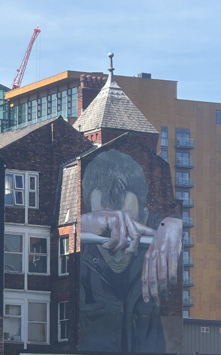 elainew33's tweet image. Another lovely day, perfect for a wander after being inside all day! 

#TreeClub #Vimto #StreetArt