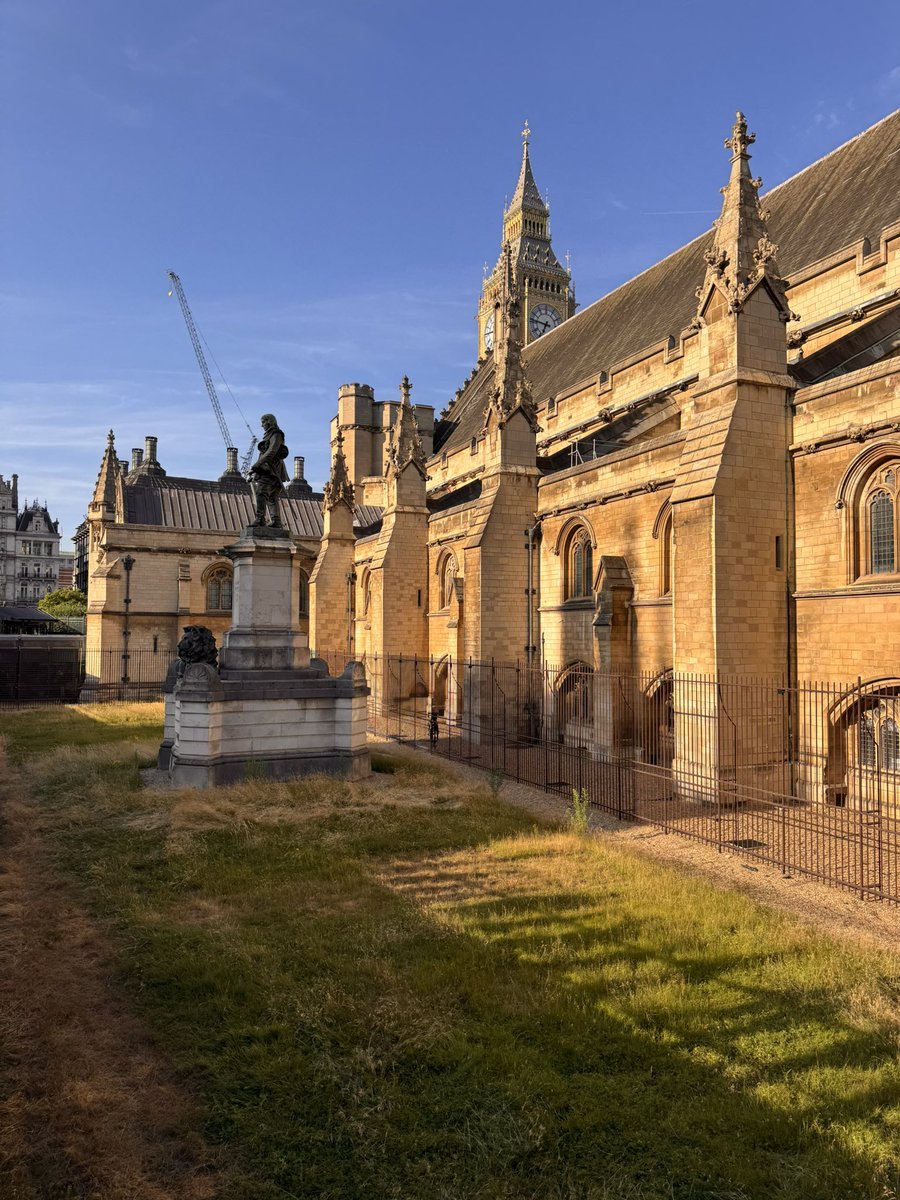 lucindahawksley's tweet image. Queuing to get into the All Party Parliamentary Writers Group Summer Party at the Houses of Parliament. What a beautiful evening. #London #author