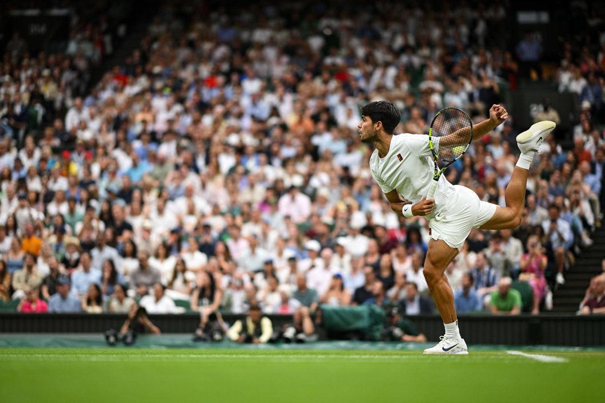 Ismael Algarra (@ismaelete) on Twitter photo 🌪️ Huracán <a href="/carlosalcaraz/">Carlos Alcaraz</a>.
La versión más consistente.
¡A semifinales de #Wimbledon!
🎾 Impecable encuentro ante Cam Norrie con el que no se había enfrentado en esta superficie (2-6, 3-6 y 3-6 en poco más de hora y media).
🤯 Cuando saca así es todavía más imparable.
✅ 🌪️ Huracán <a href="/carlosalcaraz/">Carlos Alcaraz</a>.
La versión más consistente.
¡A semifinales de #Wimbledon!
🎾 Impecable encuentro ante Cam Norrie con el que no se había enfrentado en esta superficie (2-6, 3-6 y 3-6 en poco más de hora y media).
🤯 Cuando saca así es todavía más imparable.
✅