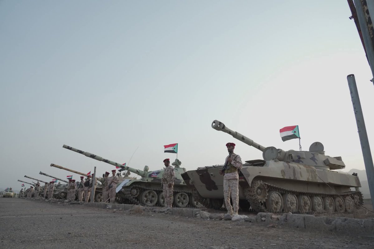 في عرض عسكري مهيب.. اللواء الثاني حزم يدشّن النصف الثاني من العام التدريبي 2025م

#الجنوب_العربي