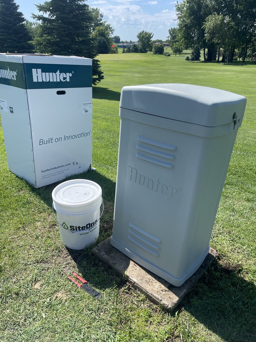 Brand new Hunter Golf field controllers being installed today at the Lakes GC in SD thanks for the partnership. ⁦<a href="/Hunter_Ind_Golf/">Hunter Golf</a>⁩ ⁦<a href="/SiteOneSupply/">SiteOne Landscape Supply</a>⁩