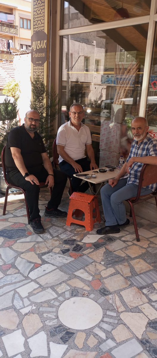 İlçe Başkanımız Nuri Keçeli, Teşkilat Başkanımız Orhan Kaya ve Tanıtım ile birlikte, kıymetli Mahalle Başkanımız Muhammed Varol'u iş yerinde ziyaret ettik.

Dava arkadaşlığımız sadece sahada değil, hayatın her alanında devam ediyor. Rabbim birlik ve beraberliğimizi daim eylesin.