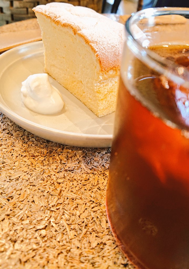 OfftrySamantha's tweet photo. ㊗️退職日が決まったので
記念にアイス珈琲の写真を☕
1枚目…三条市 #KKVEL
2枚目…新潟市 #山浦珈琲店 ナッツ花かいどう店
3枚目…いつもの #タリーズコーヒー
面接緊張💦
…美容室行かなきゃなー
スーツ…入るのか??
その前に
次の仕事なにしようかなー(*・ω・)
後少し
頑張れ私‼️ https://t.co/kibMYkIxC7