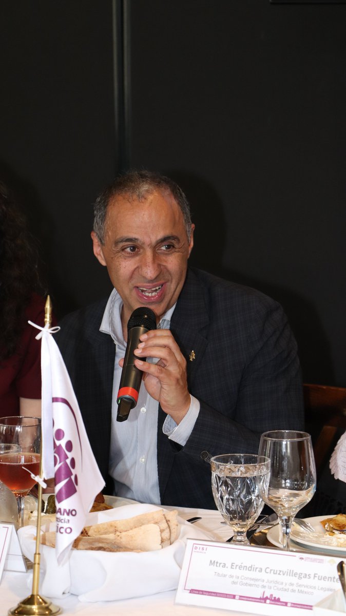 Consejo Ciudadano Mx (@elconsejomx) on Twitter photo El Pdte. del <a href="/CENTROLIBANESAC/">CENTRO LIBANES A.C</a>, <a href="/DergalJavier/">Javier Dergal</a>, resaltó el valor del encuentro y los principios compartidos con #ElConsejo: ayudar, servir y construir comunidad. Subrayó que todos los presentes coinciden en estos objetivos y en trabajar por el bien común El Pdte. del <a href="/CENTROLIBANESAC/">CENTRO LIBANES A.C</a>, <a href="/DergalJavier/">Javier Dergal</a>, resaltó el valor del encuentro y los principios compartidos con #ElConsejo: ayudar, servir y construir comunidad. Subrayó que todos los presentes coinciden en estos objetivos y en trabajar por el bien común