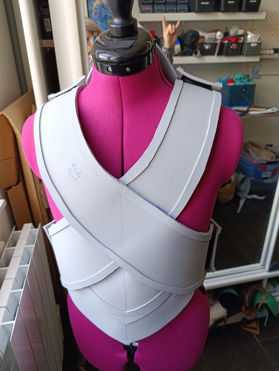 Dragonguard rayla armor is ready to be paint. One more costume complete at the end of the week. 💪