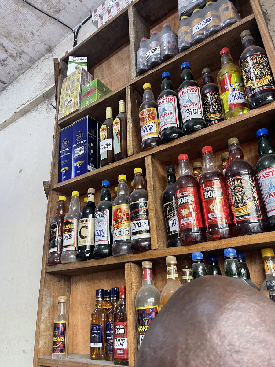LamikaJoel's tweet photo. #RDC: Face à la prolifération alarmante des boissons frelatées telles que #Kindobika, #Rambo, #Fibo, #Pastis, #Splendeur, #NkoloMboka, #Boss, #Bravo, #Mokonzi, #Beton, #Monarch et autres produits alcooliques nuisibles, communément appelés “zododo” qui portent gravement atteinte à la santé des Congolais, le @MNCL_RDC , appelle à l’interdiction de leur #production et #vente en RDC. 

@MinSanteDRC @rogerkamba @Presidence_RDC @OMSRDCONGO @FECRDC 
Correspondance 👇