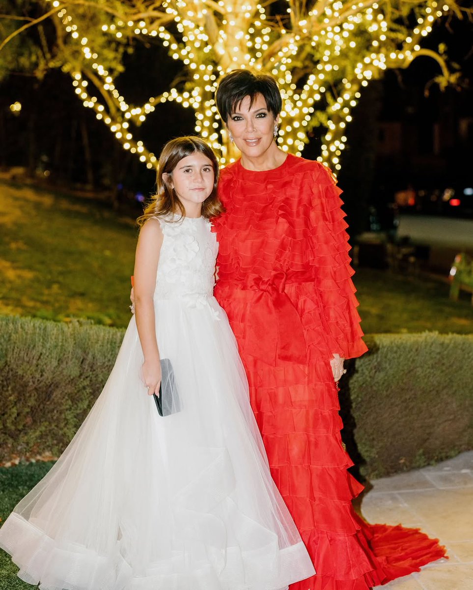 KrisJenner's tweet image. My beautiful granddaughter Penelope is officially a teenager!! I can’t believe you are 13 today! P you are such a smart, strong, confident, kind, fun, and amazing girl… You’re the best daughter, sister, granddaughter, friend, cousin, and niece, and you make all of us so proud…