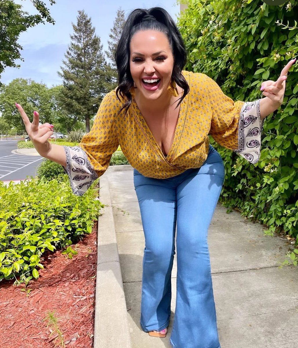 AmyupdatesBB27's tweet photo. 🚨| Amy STUNS in Instagram pictures💋 #BB27 https://t.co/K1vdYJUDxa