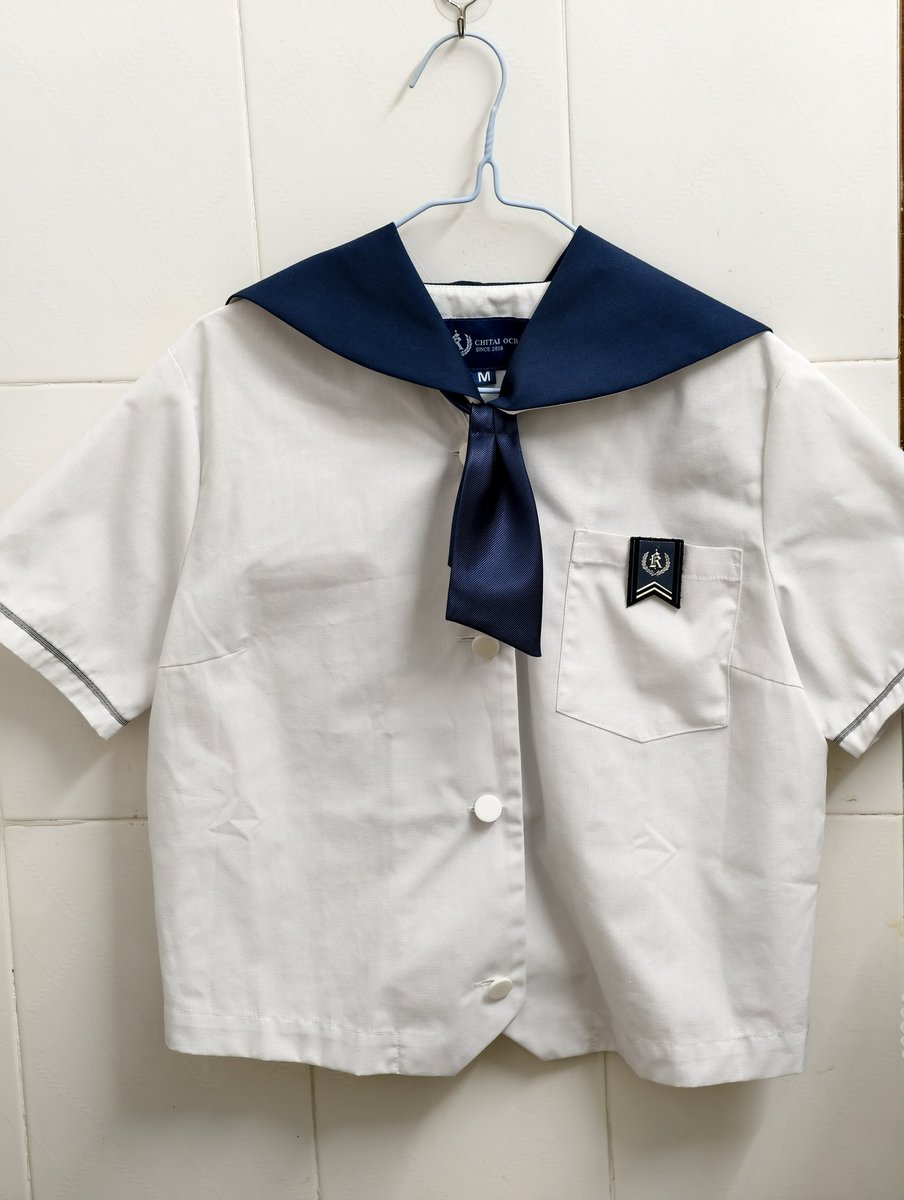 pine_apple_gin's tweet photo. 谁能想到这衣服才30块钱还包邮😂 https://t.co/WSbTnU14ov