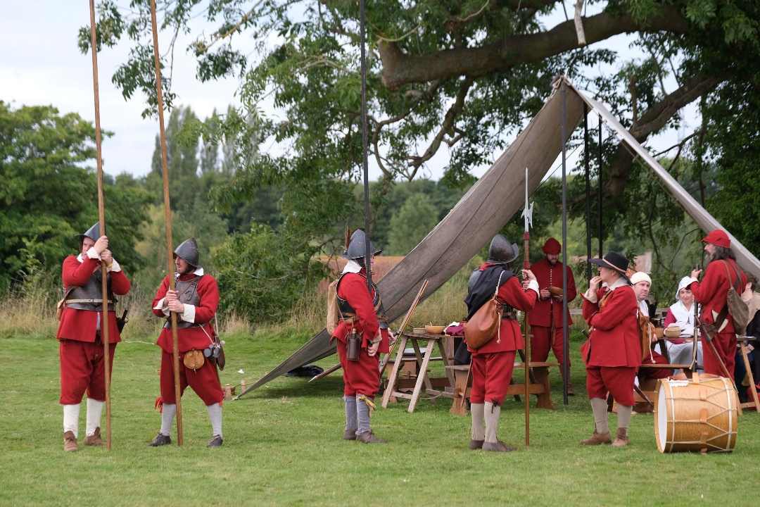 Journey back to the turbulent 17th century at Beaulieu on 12th &amp; 13th July for a weekend of historical hijinks! The Marquess of Winchester’s Regiment is bringing history to life with cannon fire, living history displays, and more!

beaulieu.co.uk/events/history…