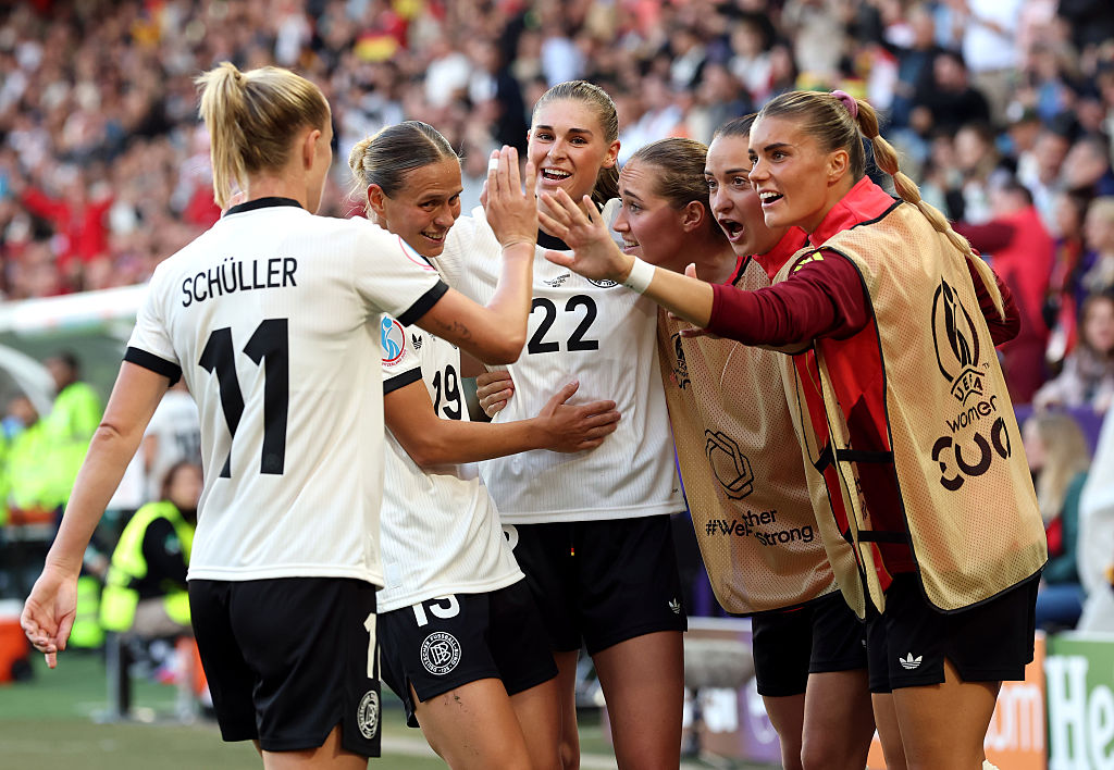 UEFAcom_de's tweet image. 🔚 #GERDEN 2:1 🇩🇪🆚🇩🇰
👉 Congrats, @DFB_Frauen 🎉

#WEURO2025 | #DFBFrauen