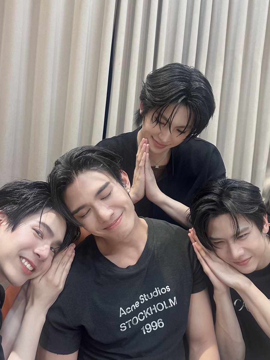kerdomundi's tweet photo. ขอไม่พบแล้วได้มั้ยเทอ ฉันเหนื่อย5555555
ปล.น้องลูกพี่เน็ตเลี้ยงข้าว น้อง ๆ น้ำตาจะไหล😂
#NETJJ #LatteKim https://t.co/Yy7fHuuj7N