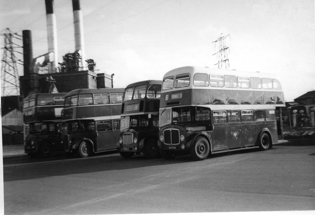 Southampton Central railway station in the 1960's.From left to right are S.C.T. Leyland PD2/27 from the 301TR to 309TR/311TR to 313TR batch, an H&amp;D Bristol KSW from the LRU XX Batch &amp; Bristol Lodekka 7684LJ 1484 and S.C.T. AEC Regent V.369FCR 349
📸 Alan smith
#Southampton