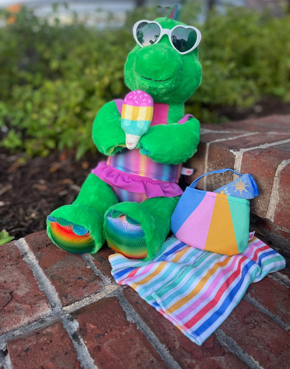 We're soaking up the sun with new arrivals at Build-a-Dino! ☀️