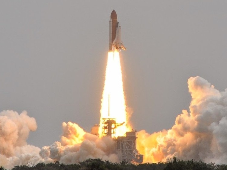 A bitter sweet day today. On July 8, 2011 a roar punched through the space coast as the final flight of the space shuttle program launched, bringing 4 people to the ISS and the end to an historic program. 

Godspeed Atlantis, even 14 years later

📷: Me